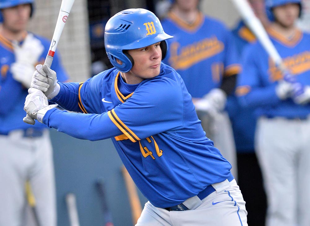 No. 9/9 UMass Boston Blasts Six Homers to Defeat Worcester State, 16-6