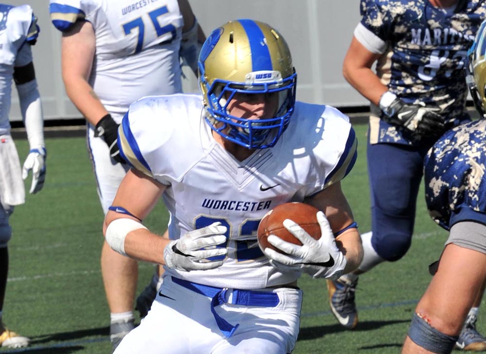 Western Connecticut Defeats Worcester State, 40-13