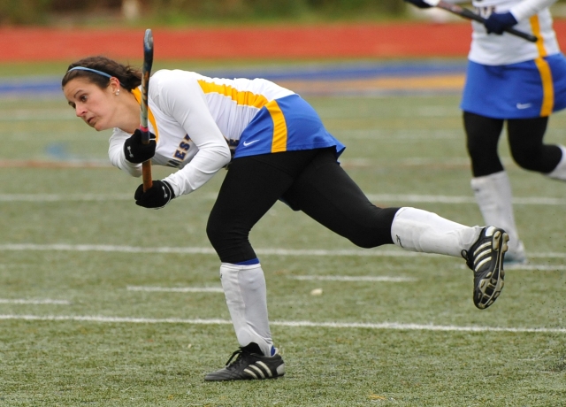 Field Hockey Ousted From LEC Tournament In 4-1 Setback To UMass Dartmouth