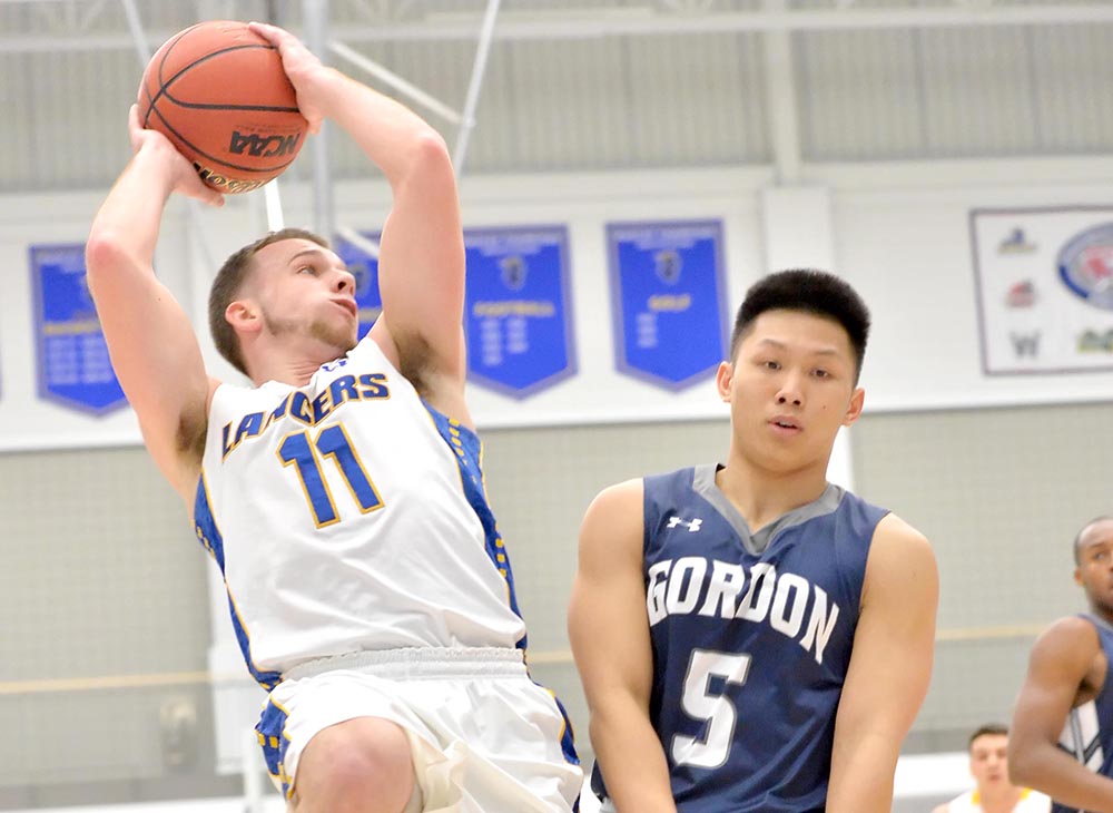 Men’s Basketball Comes Up Short in 90-89 Overtime Loss to Fitchburg State