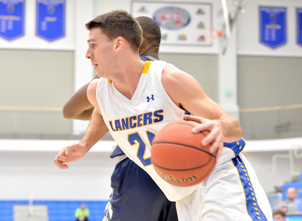 Men’s Basketball Tops Westfield State, 69-60