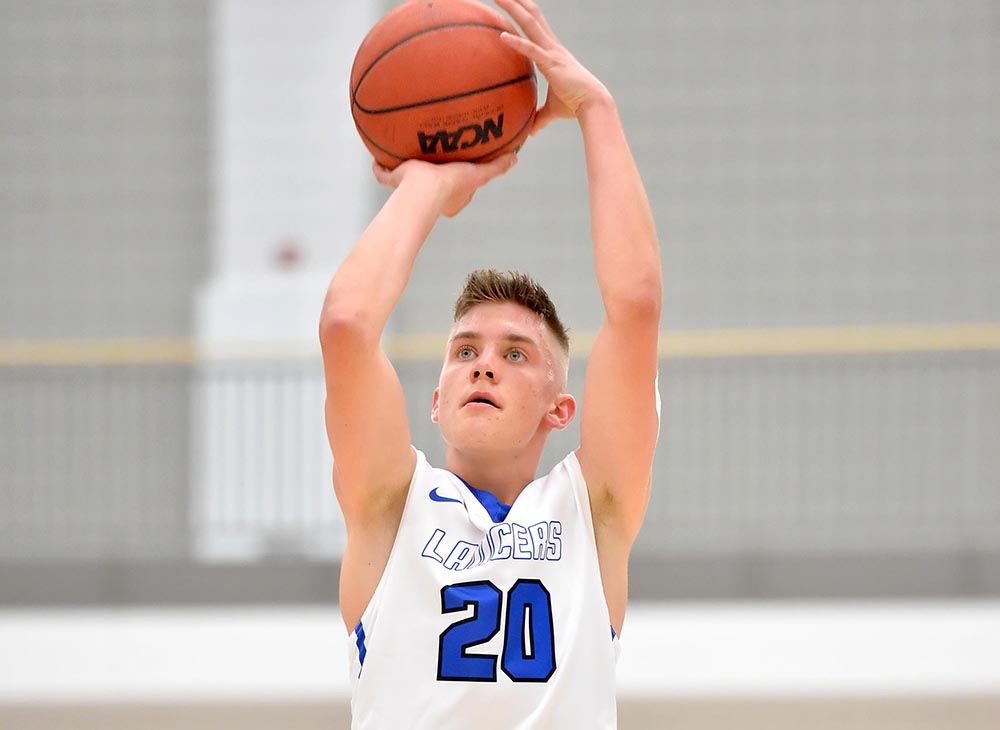 Howes and McCarthy Combine for 39 Points in Men’s Basketball Setback to Roger Williams