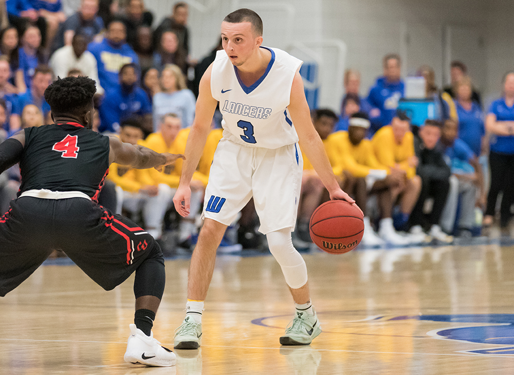 Men's Basketball Upended by Williams