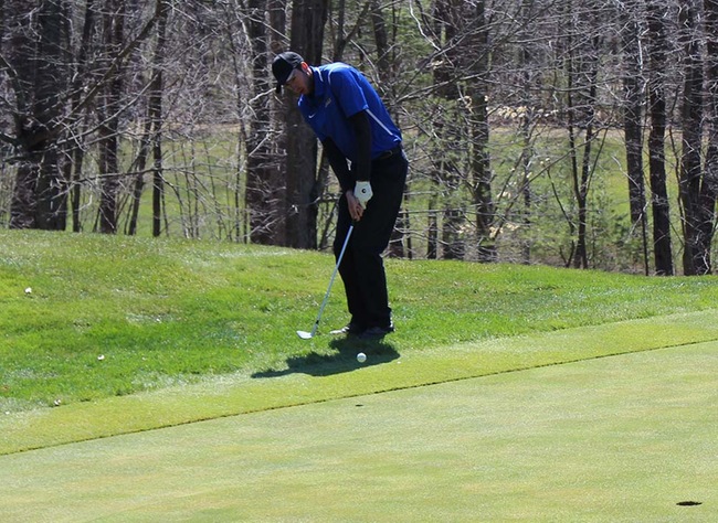 Jezierski and Peladeau Tied for Fourth Place After First Round of GNAC Championships