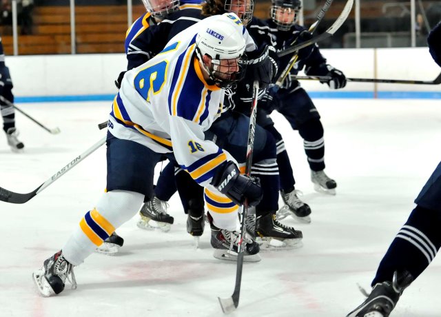 Ice Hockey Falls To Becker, 4-1, In Opening Round Of City Cup Championship