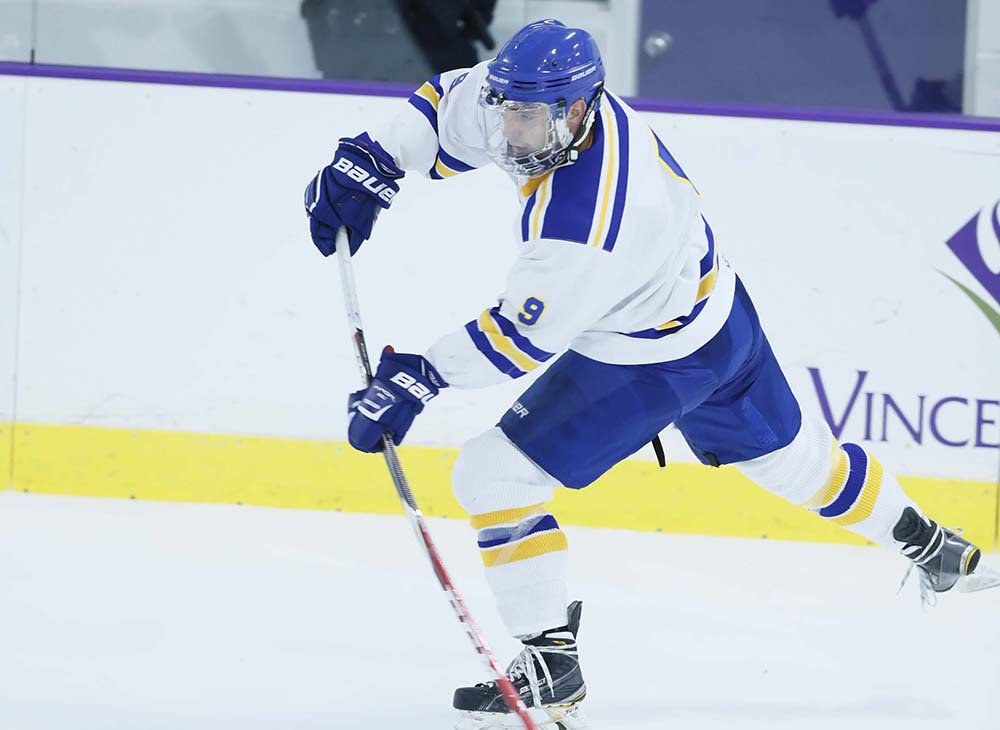 Men’s Ice Hockey Jumps Ahead Early in 5-2 Win over Fitchburg State