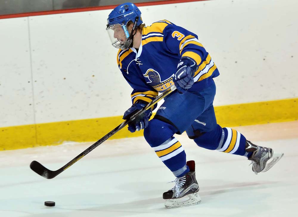 Men’s Ice Hockey Wins First Game of New Year against Salem State, 4-2