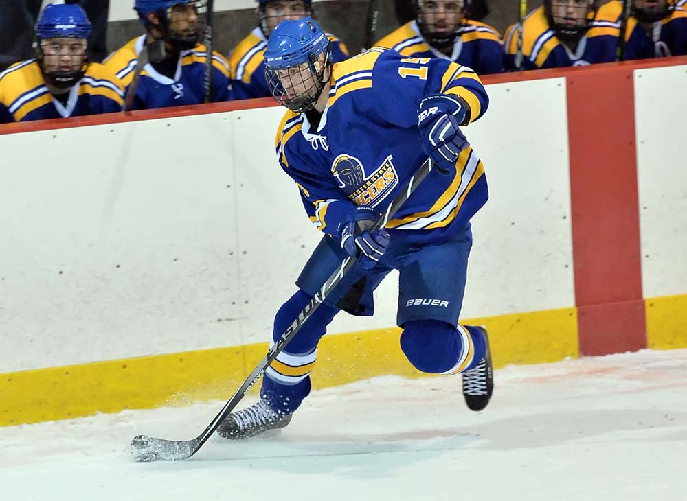 Men’s Ice Hockey Comes Up Short in 3-2 Loss to Salem State