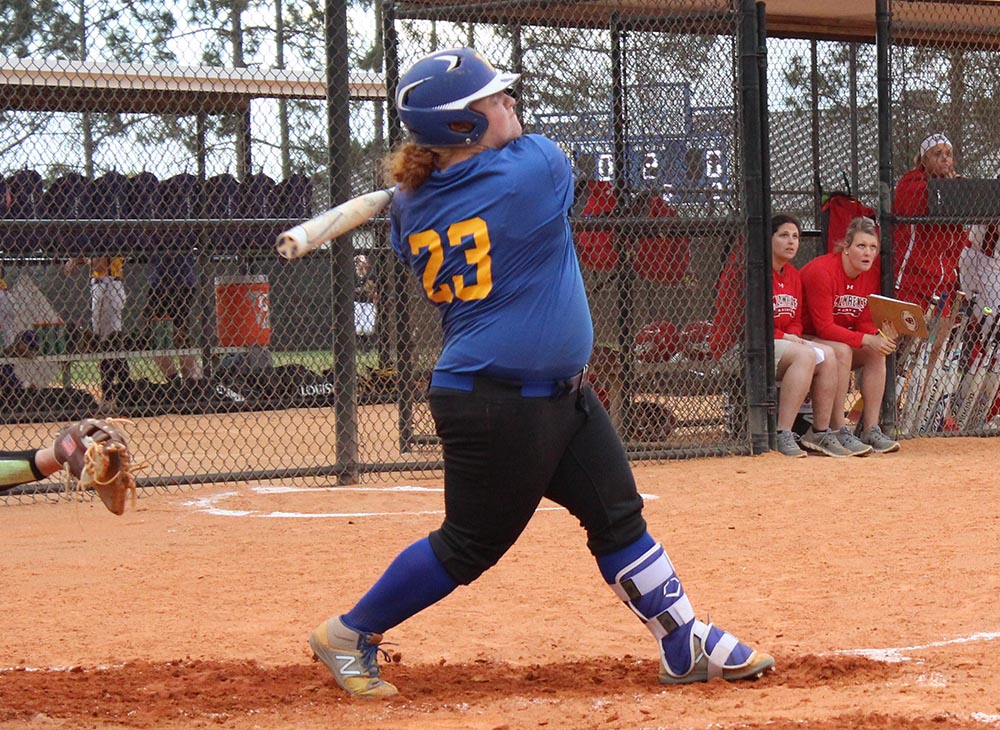 Softball Opens at Home with Twinbill Sweep of Rhode Island College; Extends Winning Streak to Seven