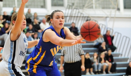 Women's Basketball Holds Off Late Comeback to Remain Unbeaten in MASCAC