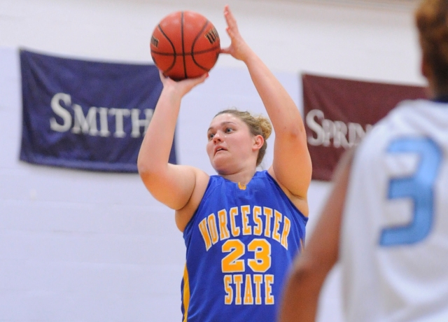 Frankian Helps Lead Women's Basketball Past Westfield State, 49-48