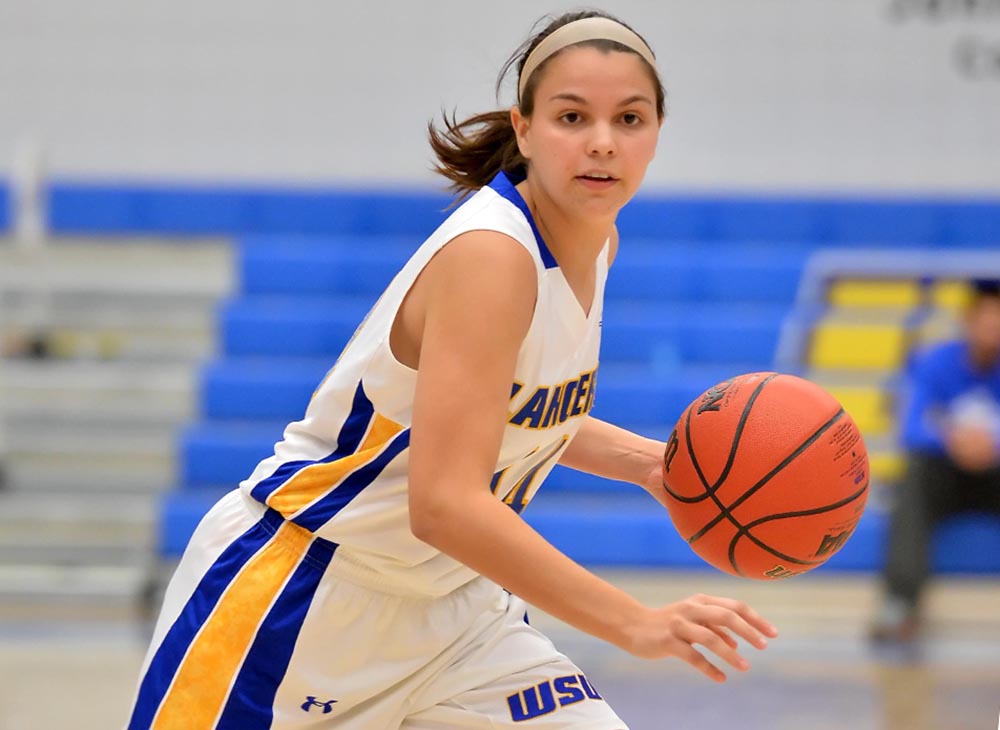 Women’s Basketball Advances to Worcester City Tournament Championship After Defeating Clark, 82-75; Surprenant Scores Career-High 20 Points in Win