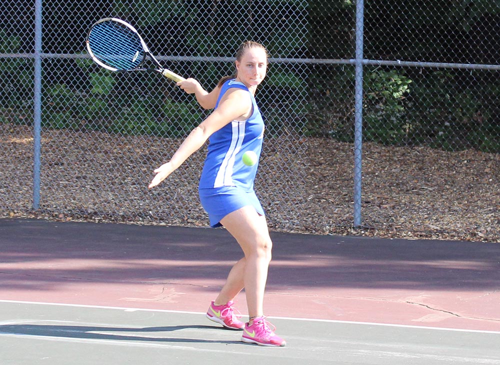 Women’s Tennis Edges Salem State, 5-4
