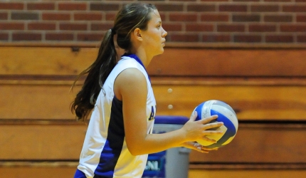 Women's Volleyball Drops Pair At Worcester City Tournament