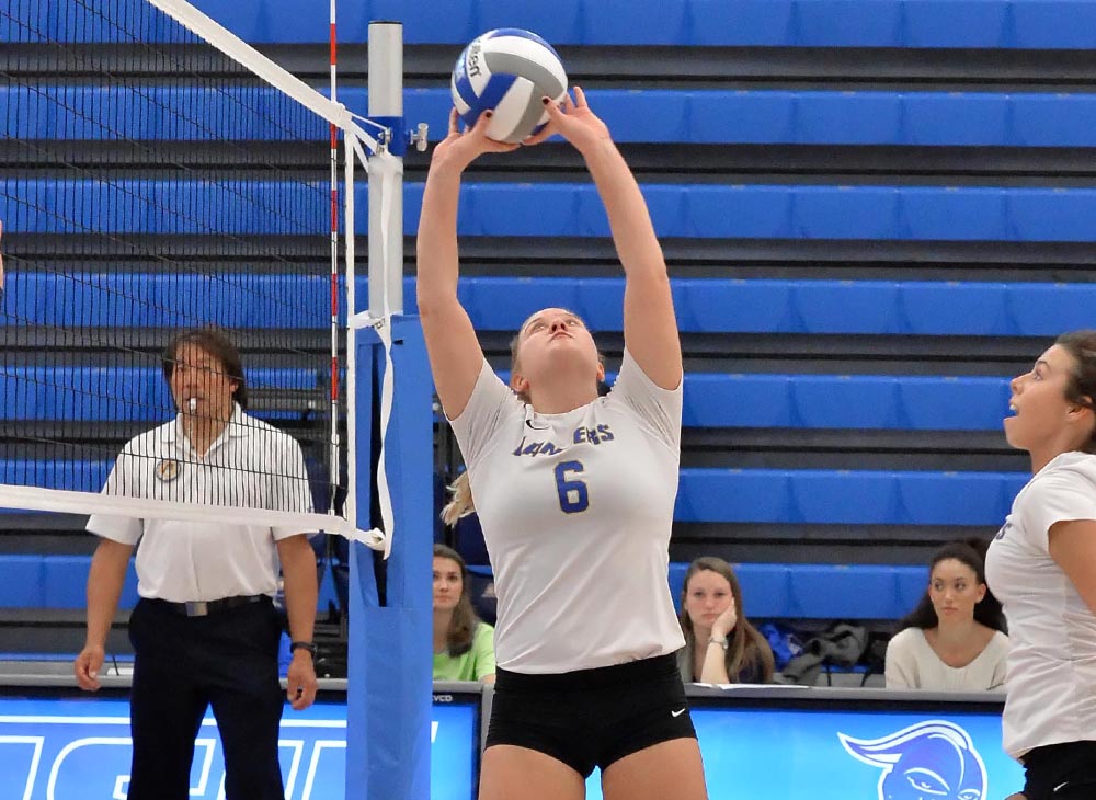 Volleyball Expands Winning Streak to Six with Wins over Salve Regina and Bay Path on Saturday