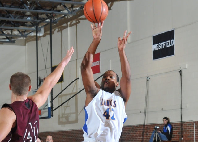 Men's Basketball Falls At Westfield State, 70-66