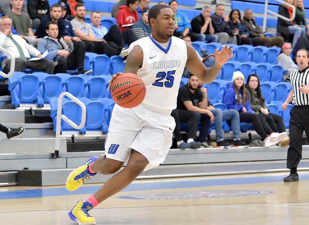 Men's Basketball Falls Behind in Second Half at MCLA, 91-76