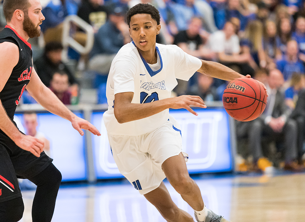 Men's Hoops Holds Off Wentworth in Day One of Clark Holiday Classic