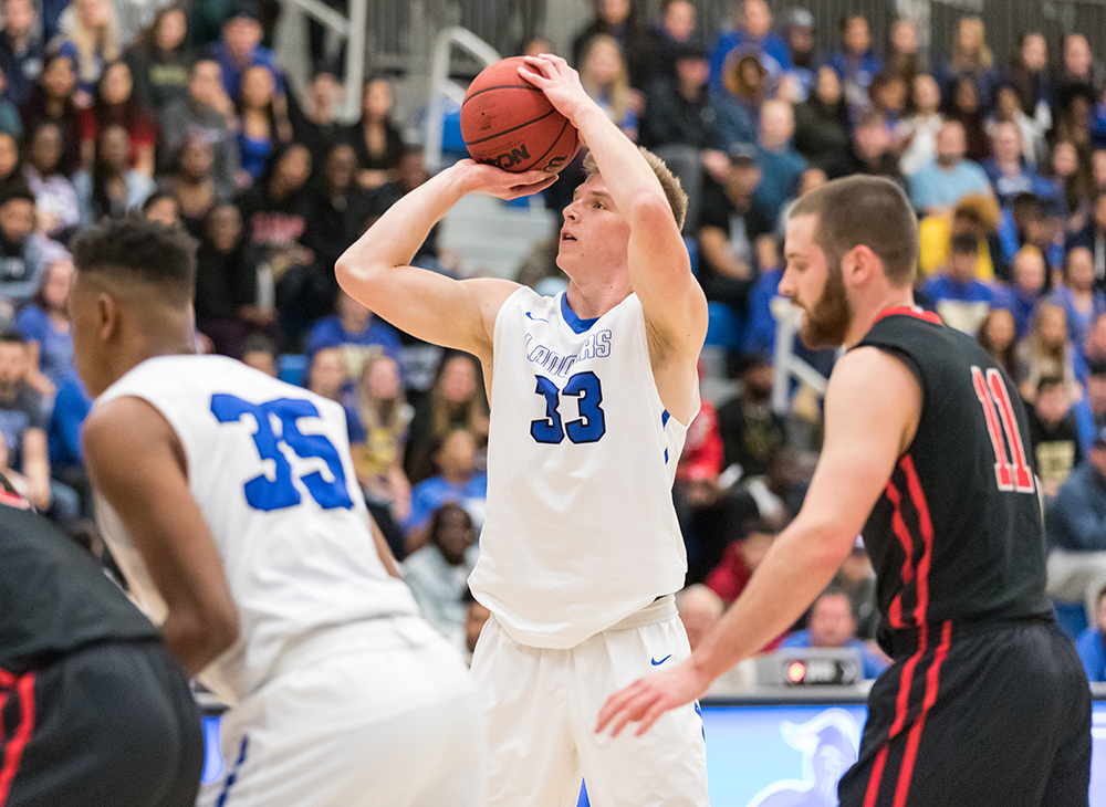 Men's Basketball Defeated by WPI