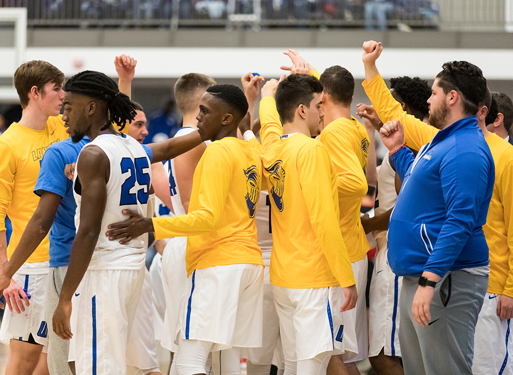 Men's Basketball Takes Down Westfield State
