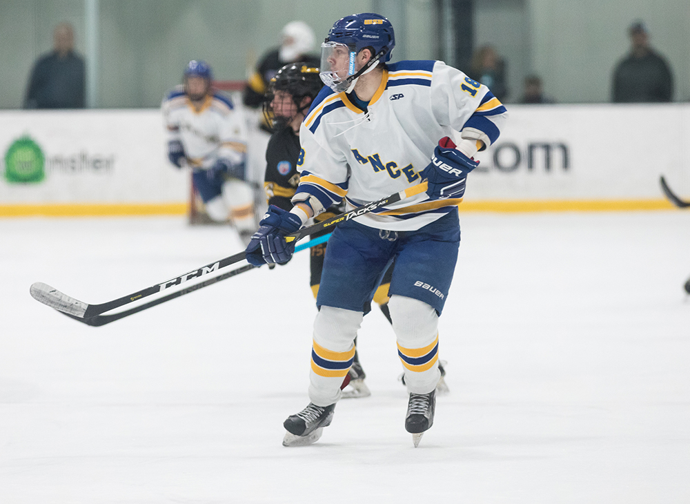 Ice Hockey Closes Out Regular Season with Victory