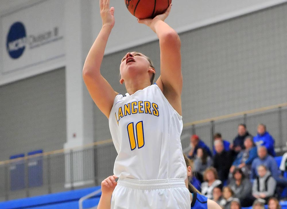 Women's Basketball Falls to Fitchburg State, 61-54