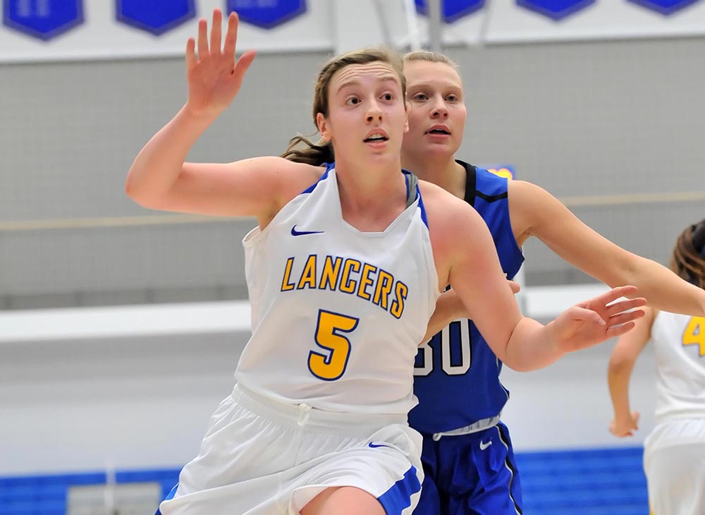 Women's Basketball Downed by WPI in Worcester City Tournament Championship