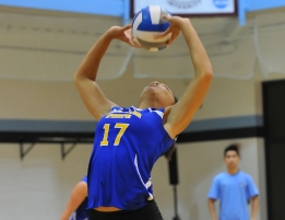 Worcester State Volleyball Splits at Worcester City Tournament